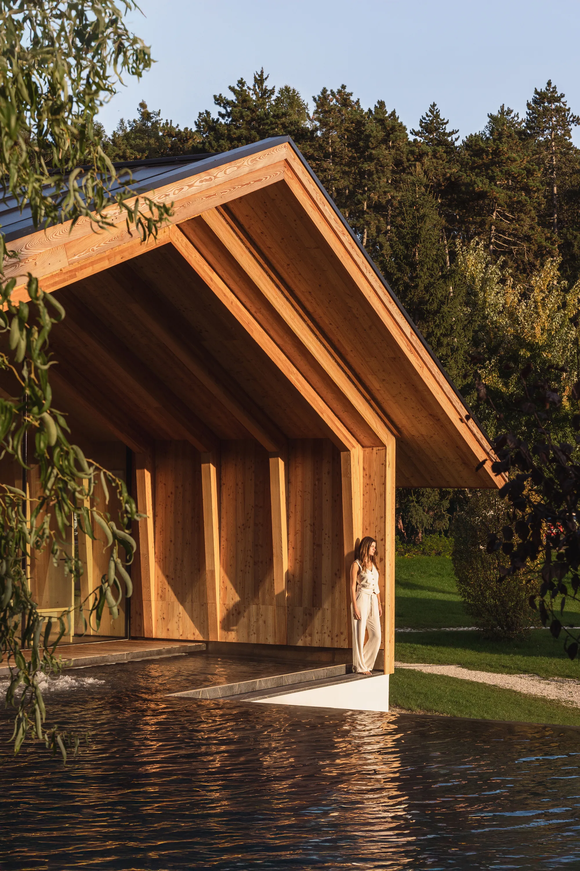 Michele Sicher Architetto Weaves a Wellness Pavilion into the Alpine Forests of Trentino
