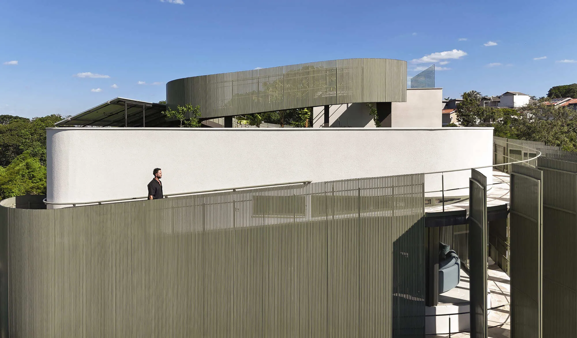 efcarquitetura Wraps an Accessible Home in a Continuous Spiral Ramp in Indaiatuba
