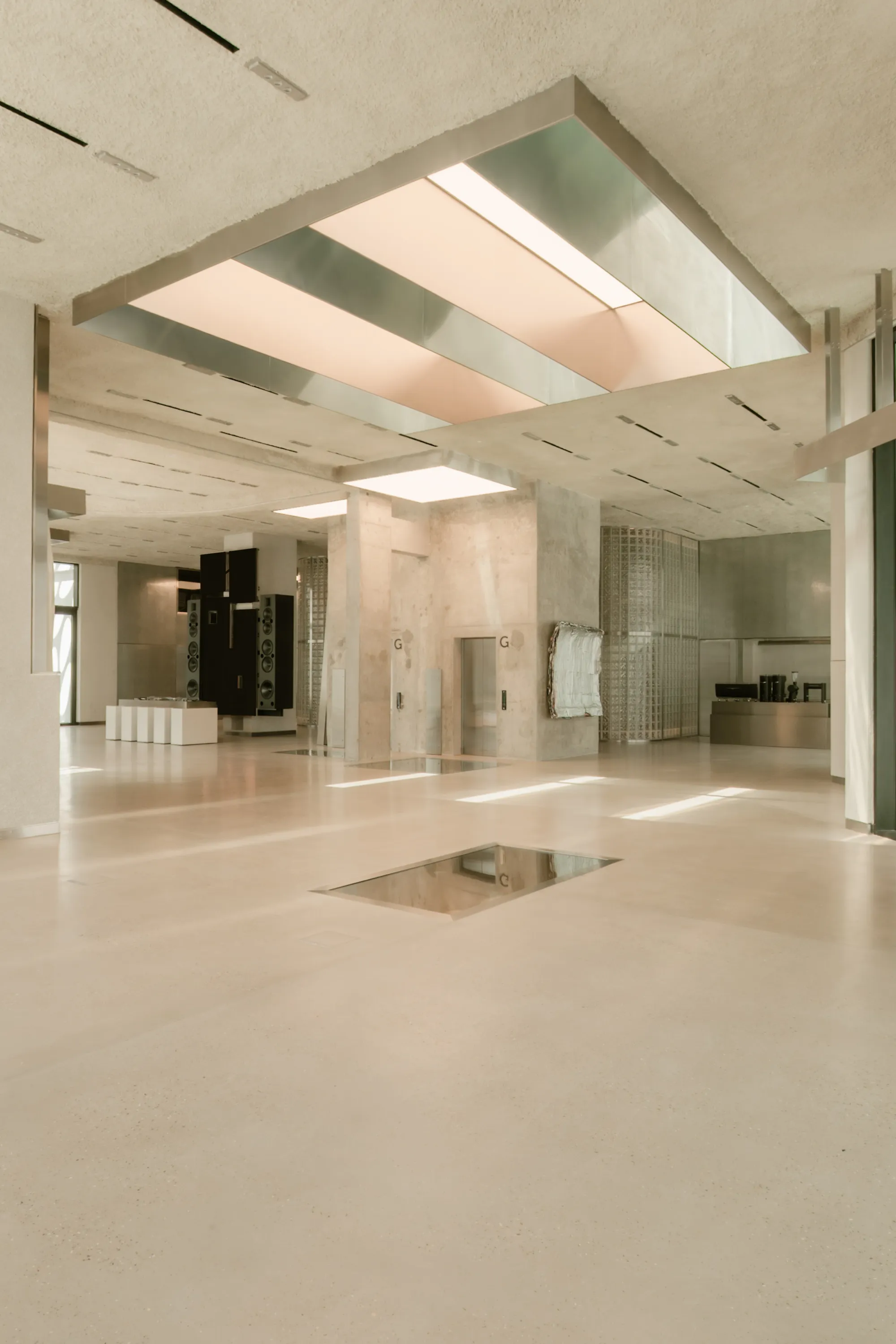 VAUST Studio Treats Luxury Retail as Brutalist Installation in Dubai's Jumeirah District