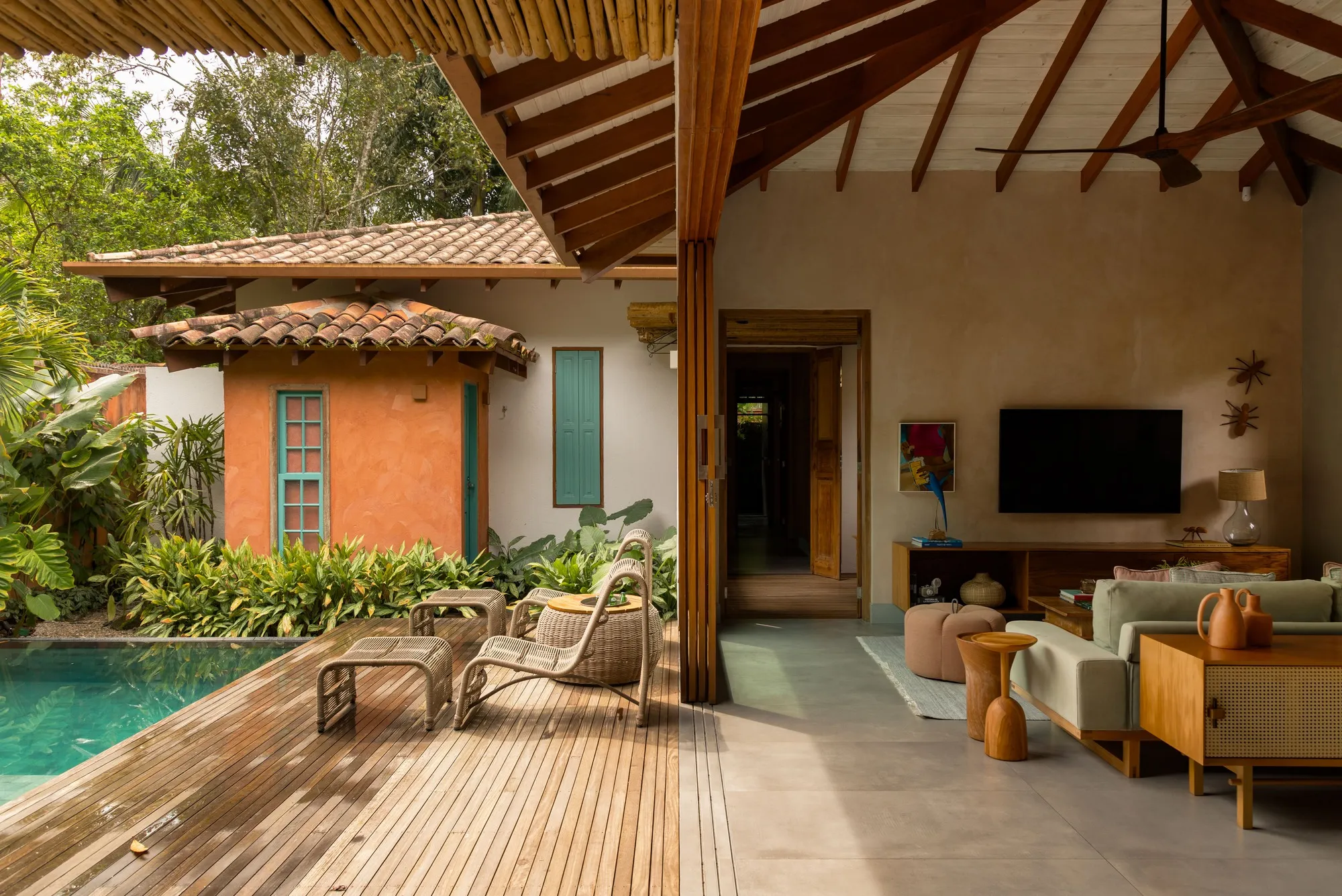 Studio Carlito e Renata Pascucci Grounds a Coastal Rental House in Caiçara Identity