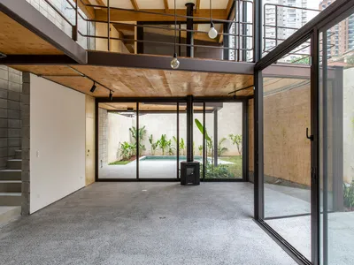 23 SUL Assembles a Mass Timber House in Just Ten Days in São Paulo's Pompéia Neighborhood