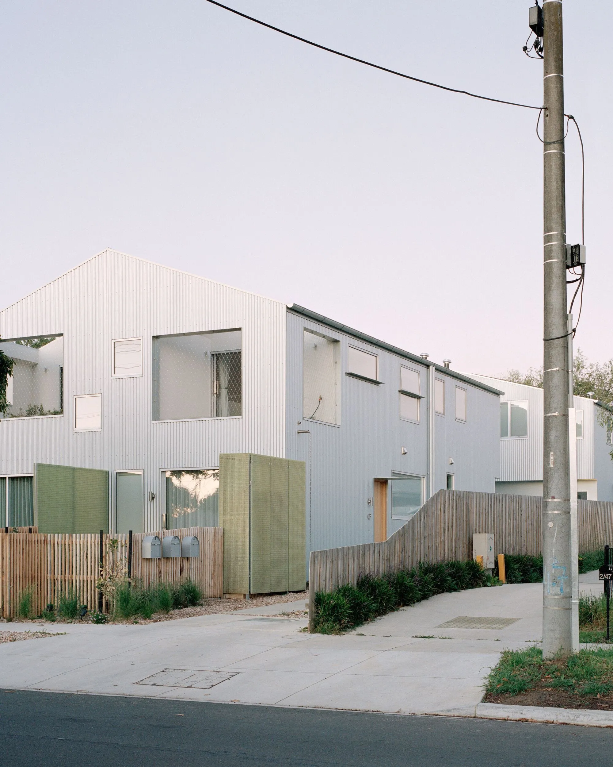 Ys Housing Tests a Repeatable Net-Zero Townhouse Model on a Typical Melbourne Block