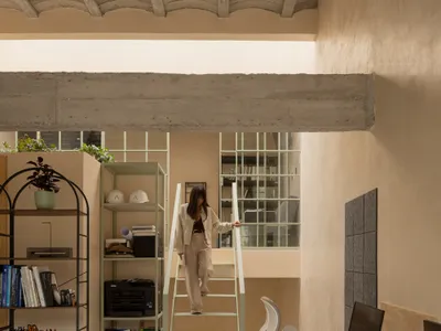 WIDOARQUITECTOS Carves a Monumental Studio from a Five-Meter-Wide Lot in Cuernavaca