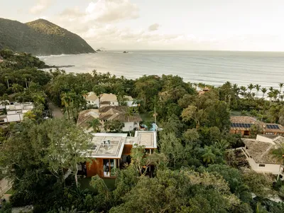 DB Arquitetos Stacks Five Levels into the Atlantic Forest Like a Treehouse in Guarujá
