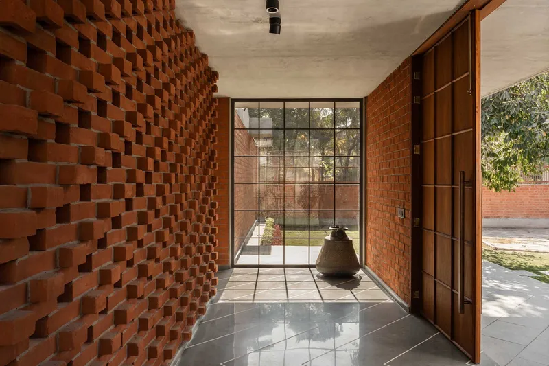 Vaissnavi Shukl Wraps a Single-Storey Ahmedabad Home Around a Courtyard That Breathes