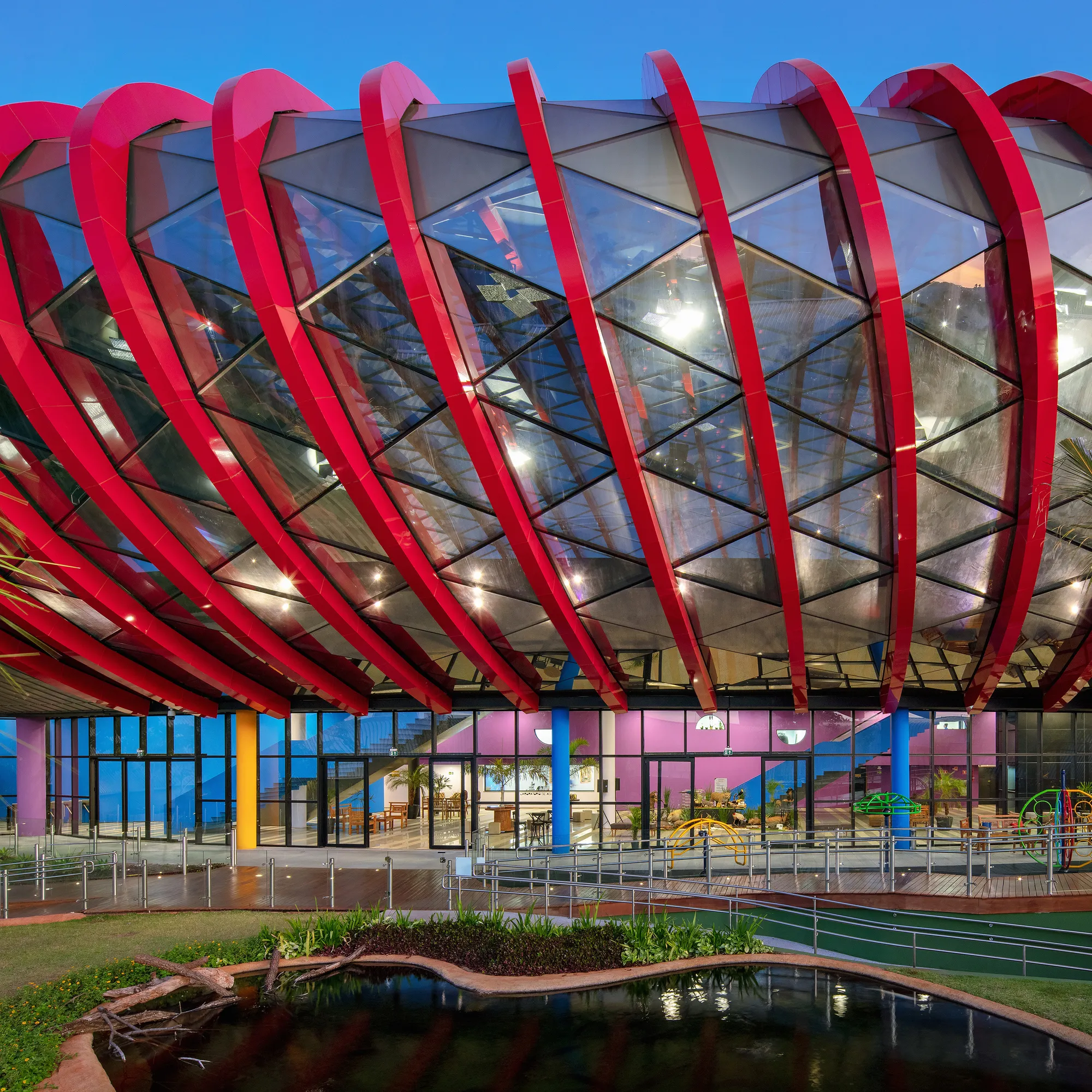 Ruy Ohtake Shapes a 26,000 m² Aquarium as a River Flowing Through Campo Grande