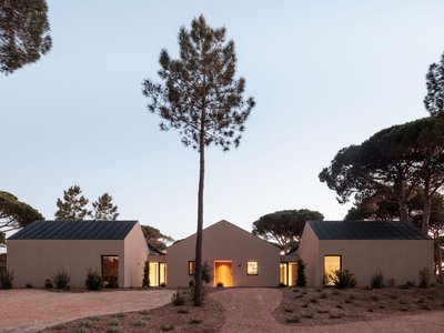 Fragmentos Scatters a 43-Villa Hotel Beneath the Cork Oaks and Pines of Comporta
