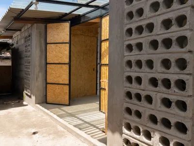 Metriq Estudio Builds a 37-Square-Meter Home for an Elderly Woman in Quito with No Budget