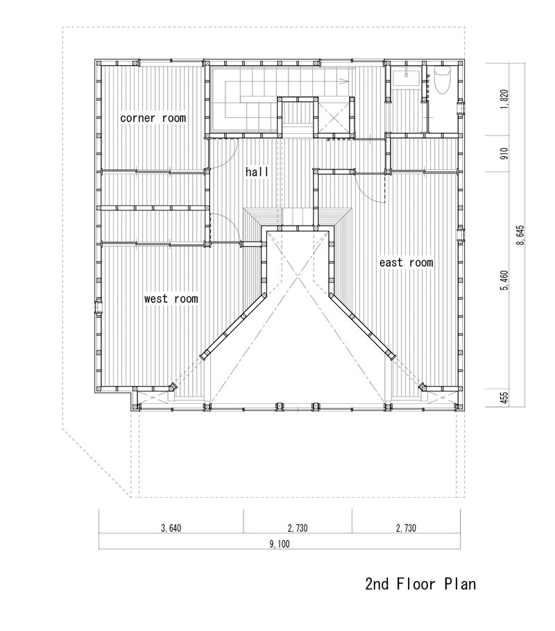 Second floor plan showing a central hall with angled wings extending toward an open atrium below