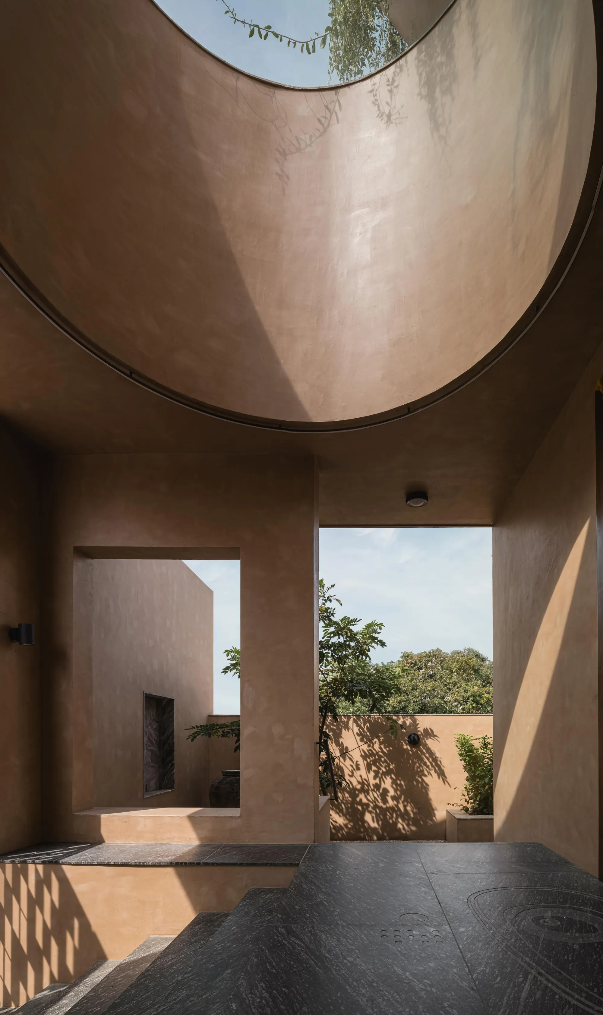 Design Ni Dukaan Builds a Climate-Wise Family Home Around a Courtyard in Gujarat
