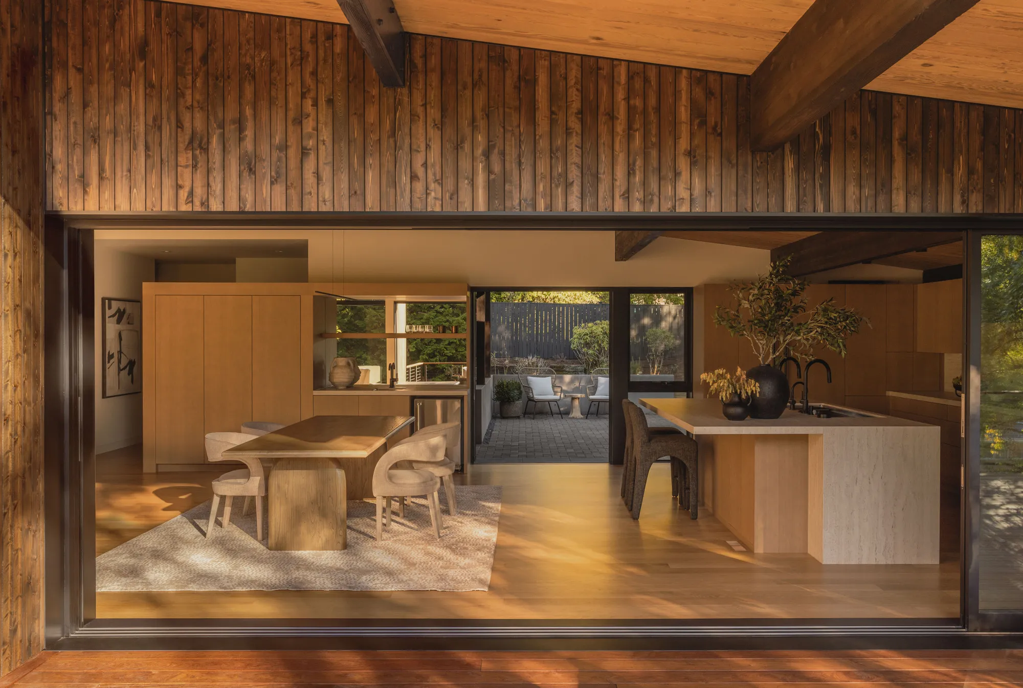 ONOMA Architecture Rescues a 1958 Mercer Island Home and Gives It a Second Life