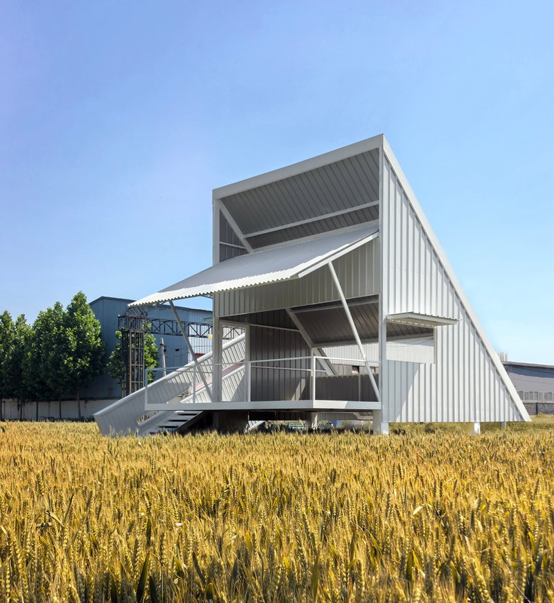 M.S.A.A. Atelier Builds a 32-Square-Meter Barn in a Beijing Wheat Field in Ten Days