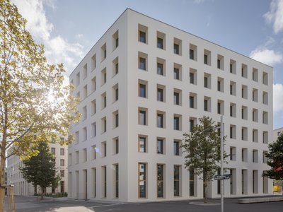 Baumschlager Eberle Architekten Builds a Vienna Office Block That Needs No Heating or Cooling