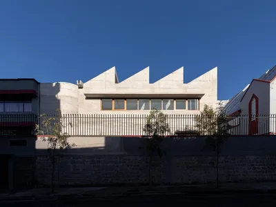 STUDIO BLUR Channels Ozenfant's Studio in a Wedge-Shaped Art Building for a Quito School Campus
