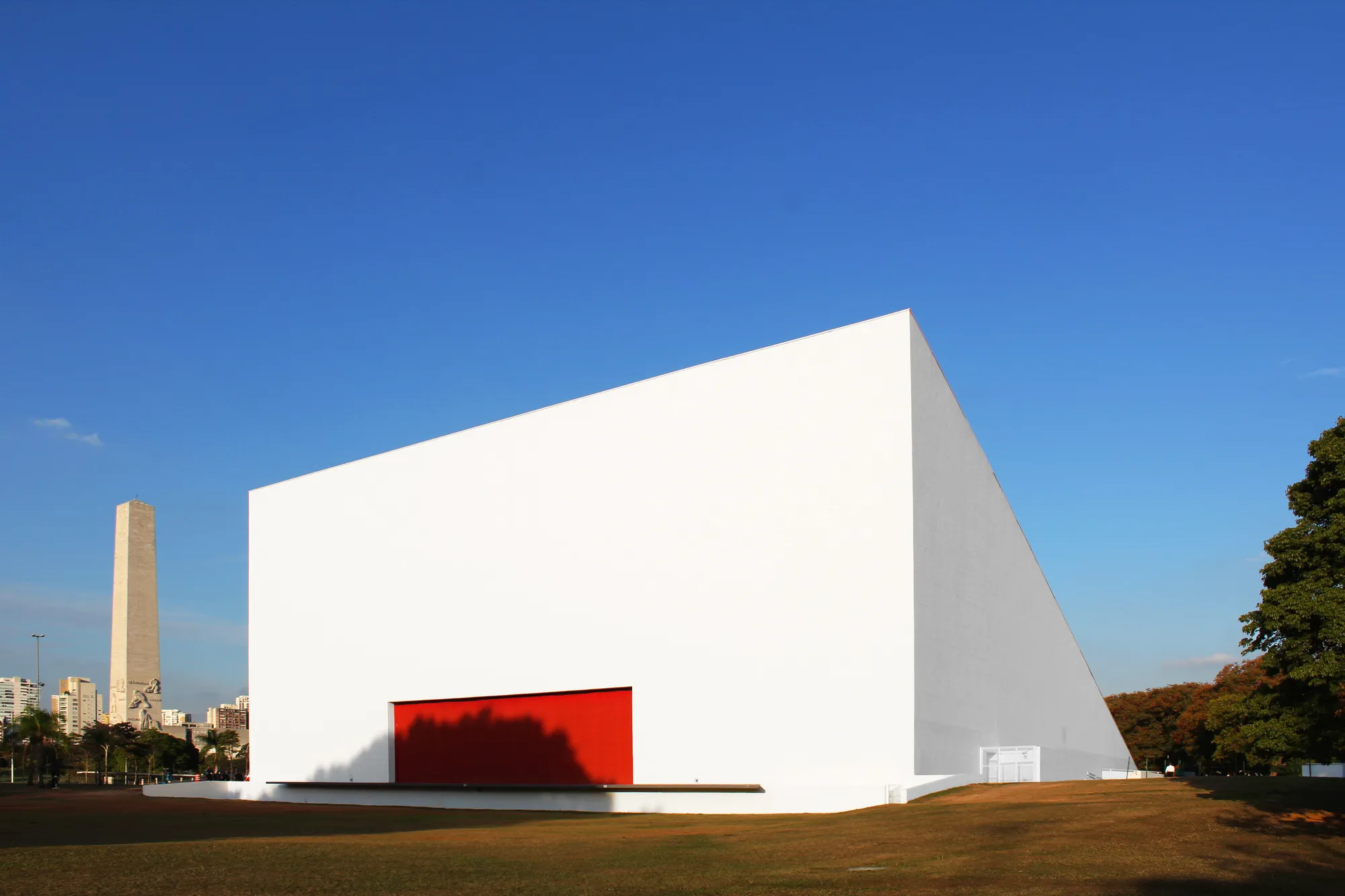Oscar Niemeyer's Ibirapuera Park Pavilions Define São Paulo's Cultural Identity in Concrete and Curve