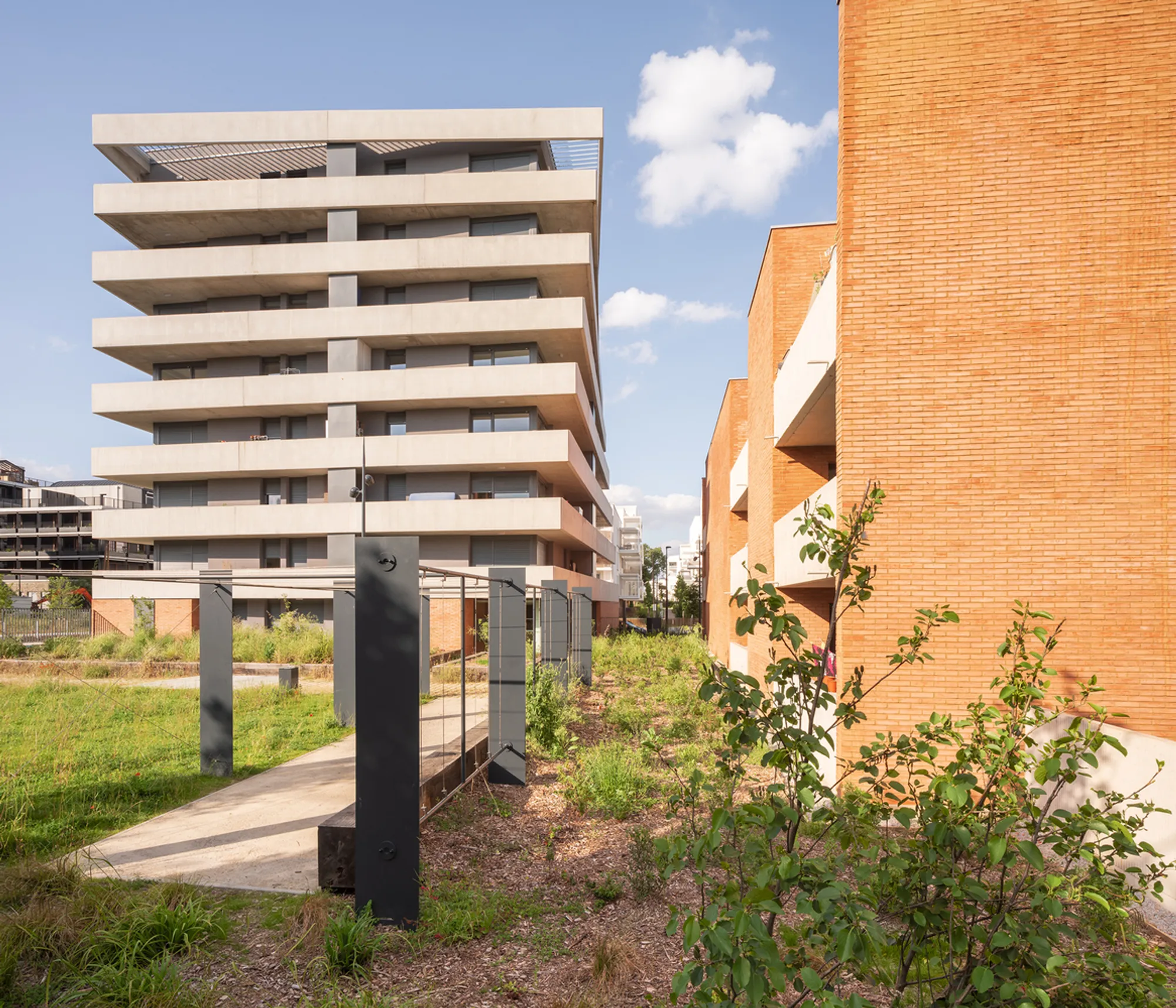 Au Loin Residence: Innovative Residential Design in Toulouse by GGR Architectes