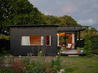 Frame House II by Jespersen Nødtvedt – A Modern Allotment Retreat Inspired by Japanese Architecture