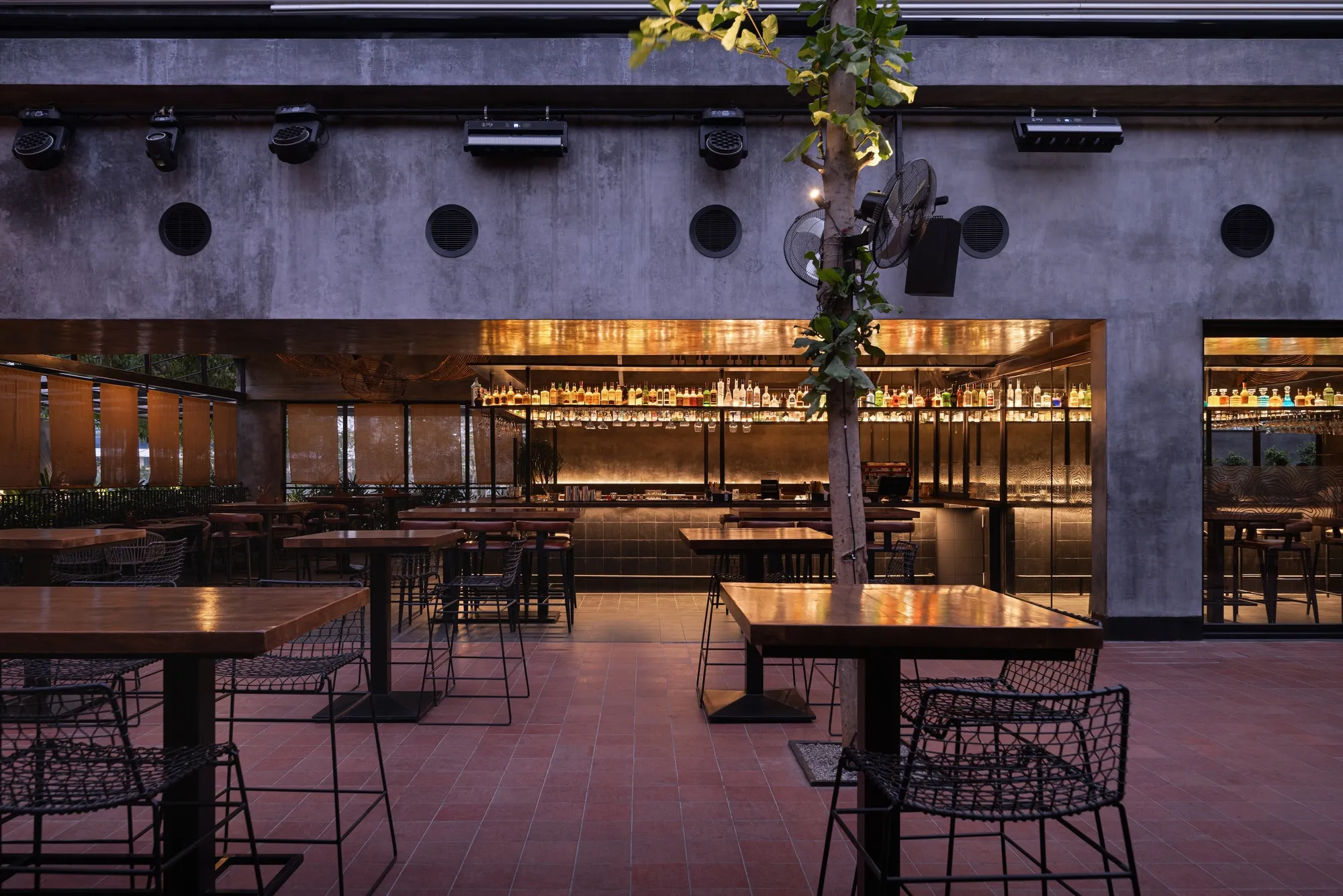 23 Degrees Design Shift Builds a Live Music Courtyard Restaurant in Hyderabad's Glass Tower District