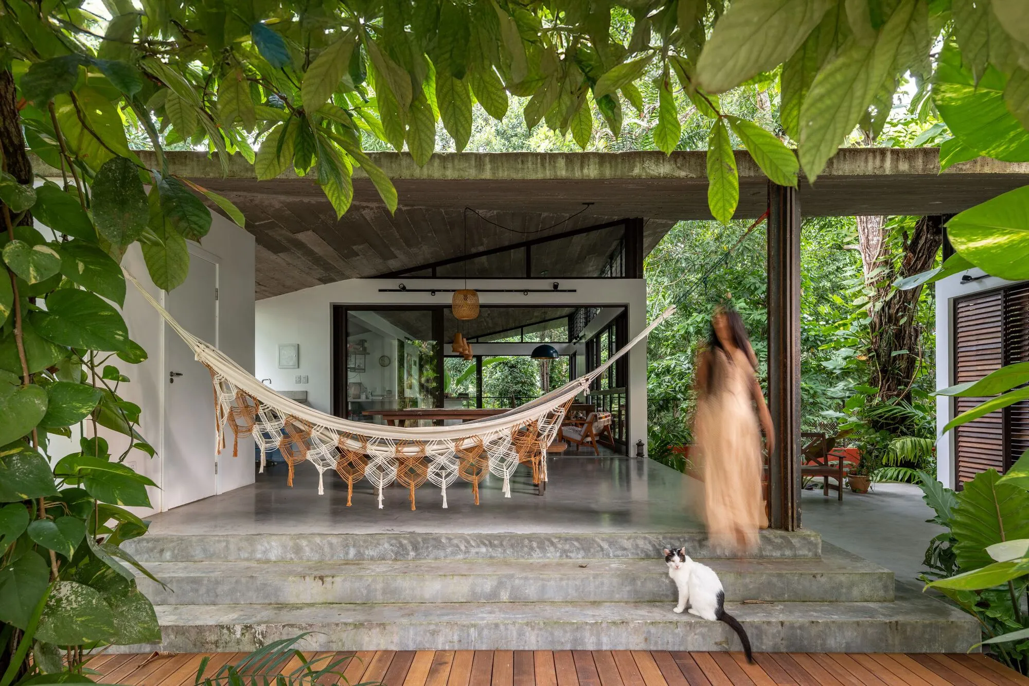 Cajuí House By Laurent Troost Architectures
