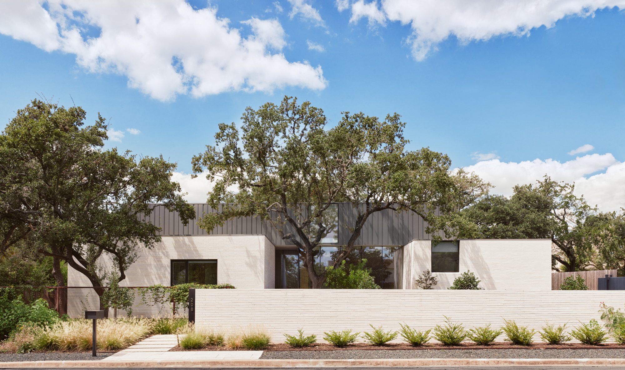 Westbrook Residence by Alterstudio Architecture: A Contemporary Home Rooted in Austin’s Suburban Landscape