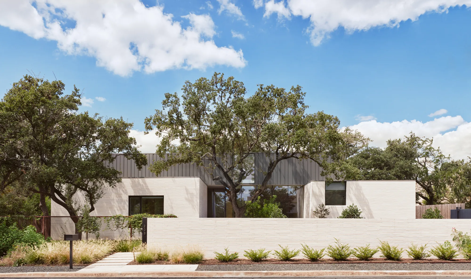 Westbrook Residence by Alterstudio Architecture: A Contemporary Home Rooted in Austin’s Suburban Landscape