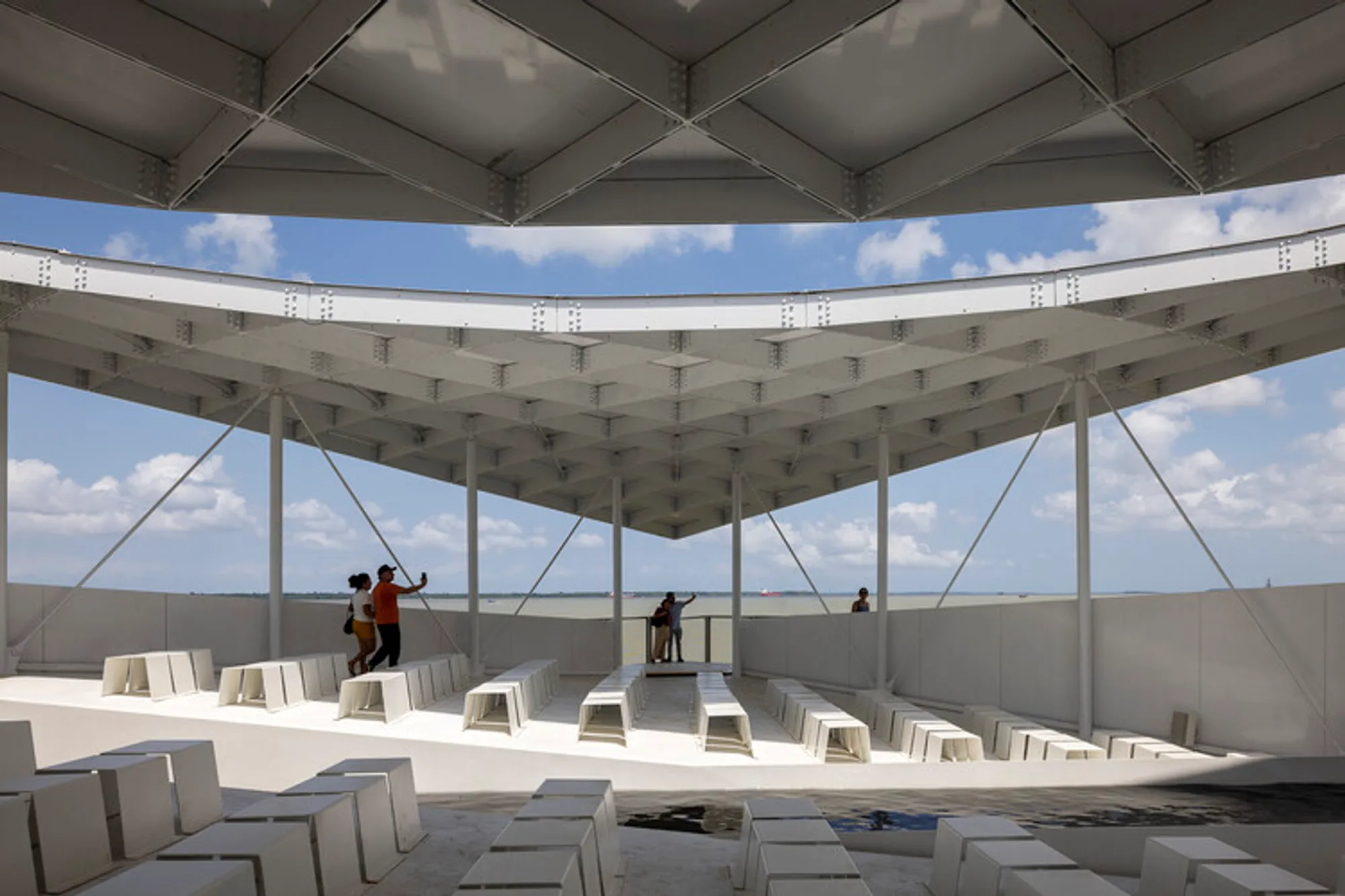 AquaPraça Floating Plaza: A Landmark of Climate-Conscious Cultural Architecture