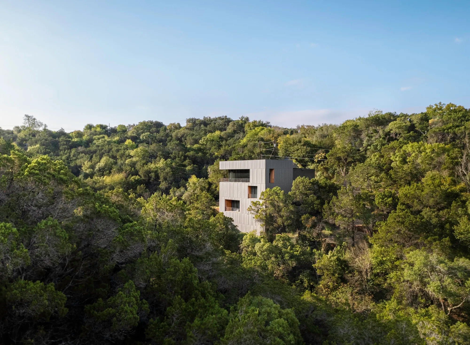 Falcon Ledge Residence By Alterstudio Architecture: A Sustainable Home Rising from the Ravine