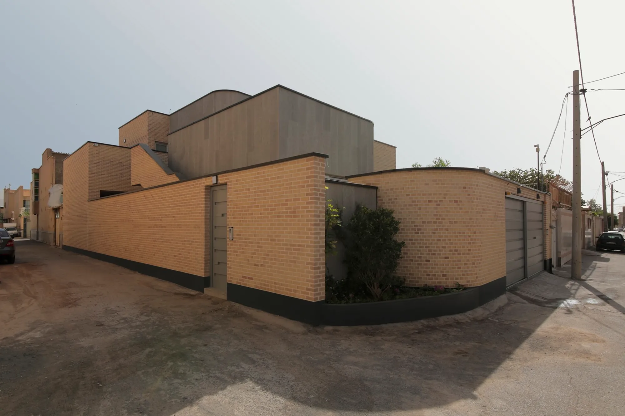 Annab House by Ayeneh Office: A Contemporary Courtyard Home Rooted in Nature