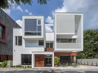 White Brick House by PLAN Architects Office