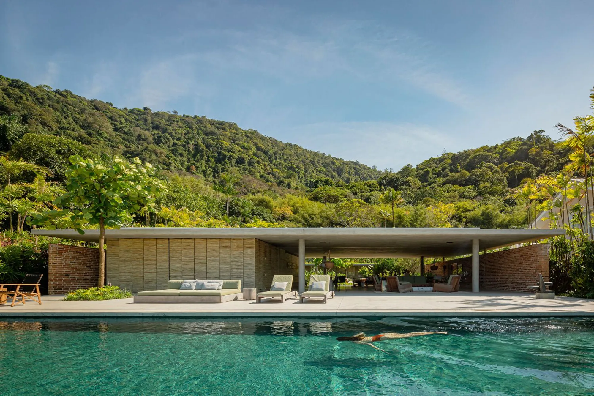 Patios House by Studio MK27: A Tropical Modern Retreat Immersed in Landscape