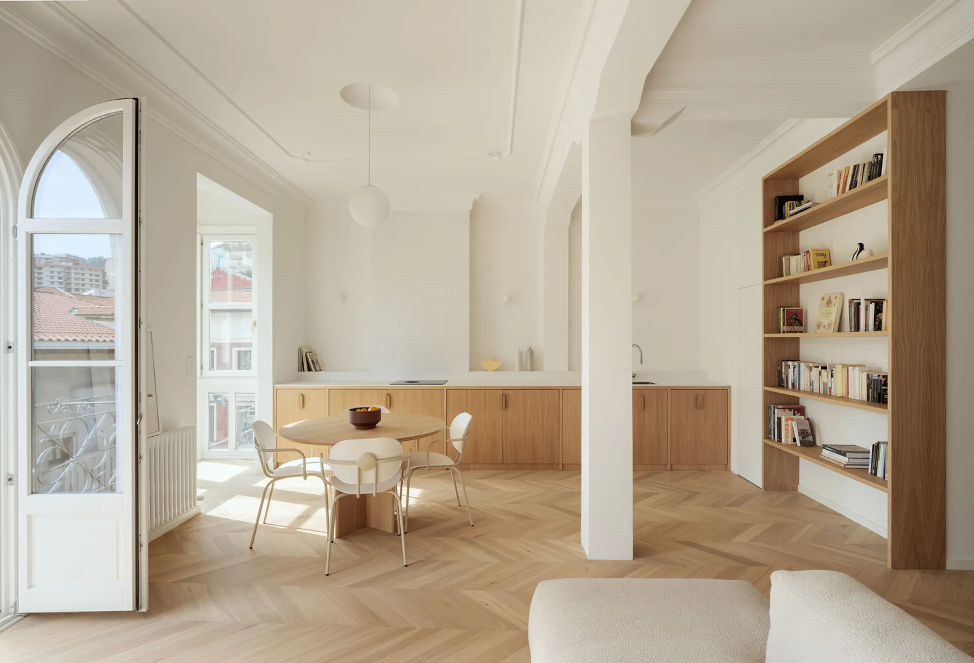 Plazuela de Santiago Apartment by BABELstudio: Heritage Revival and Contemporary Craft in Bilbao’s Old Town