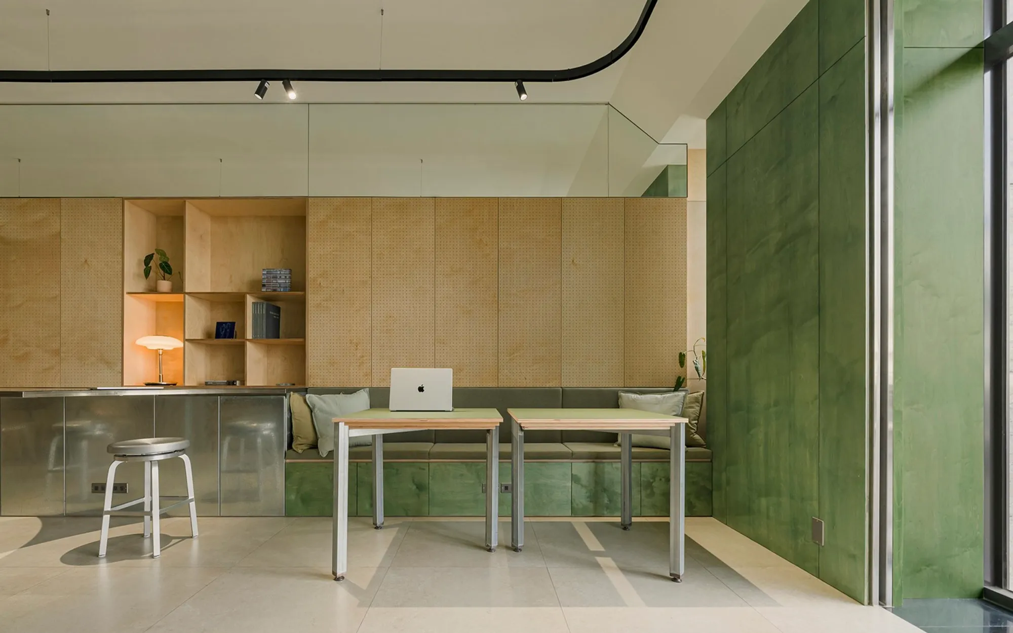 HOI Construction’s Office by InOrder Studio: Industrial, Modular, and Personalized Workspace in Taichung