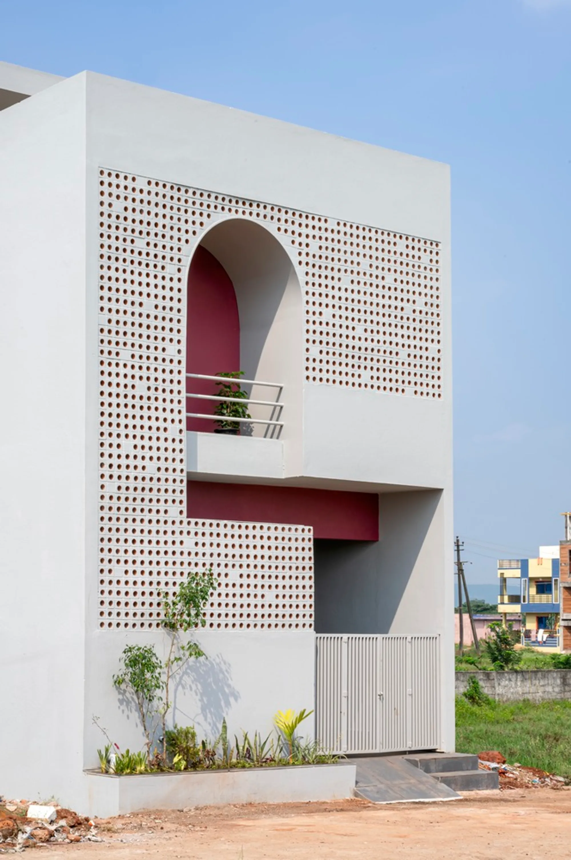 Porous Abode by Rahul Pudale Design: A Light-Filled Urban Home Rooted in Climate-Responsive Architecture