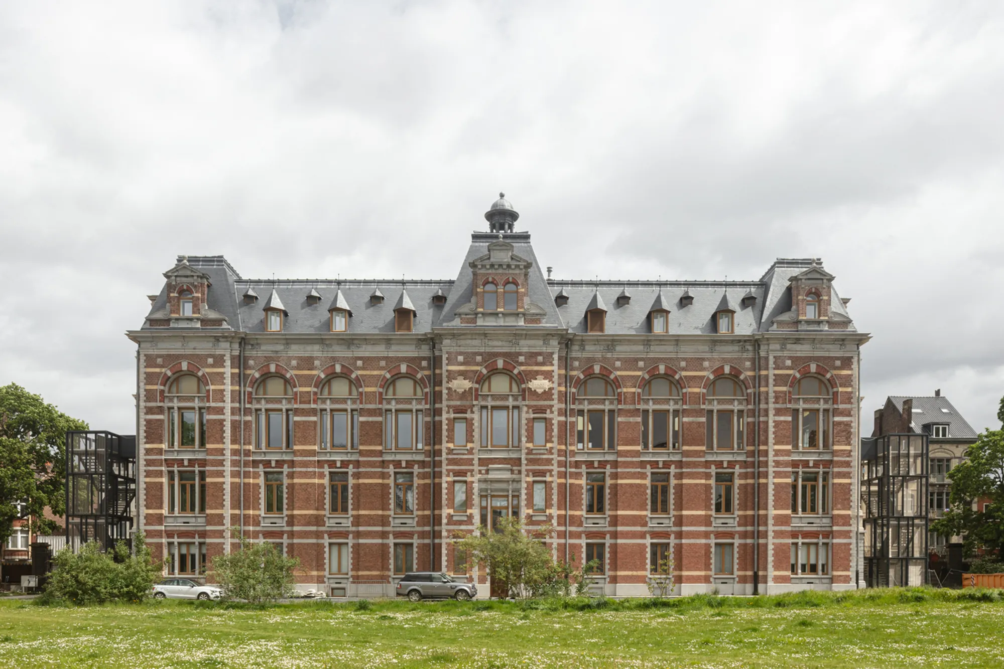 Veterinary School in Anderlecht: A Sustainable Transformation by HASA Architecten