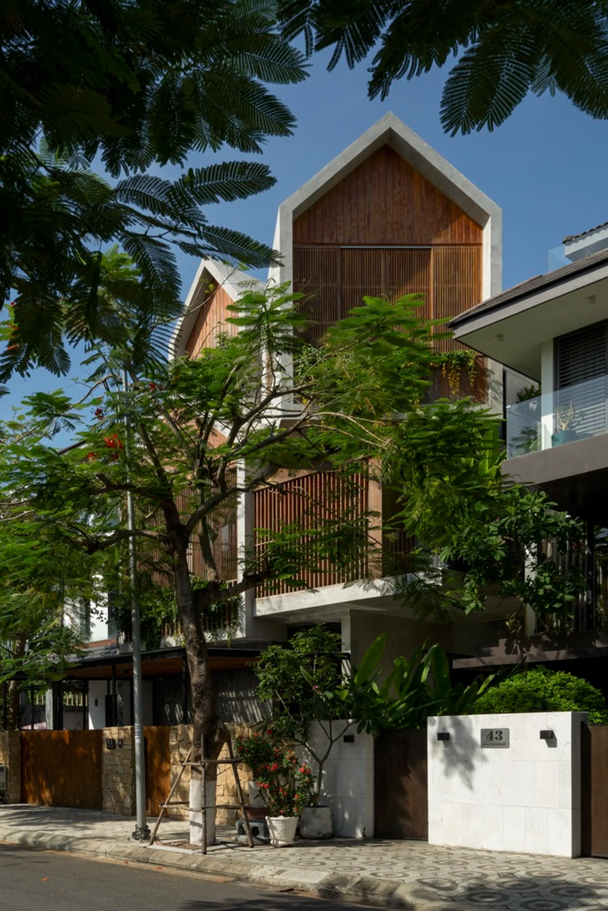 Da Nang Villa by AD9 Architects: A Contemporary Tropical Home Designed for Family, Climate, and Context