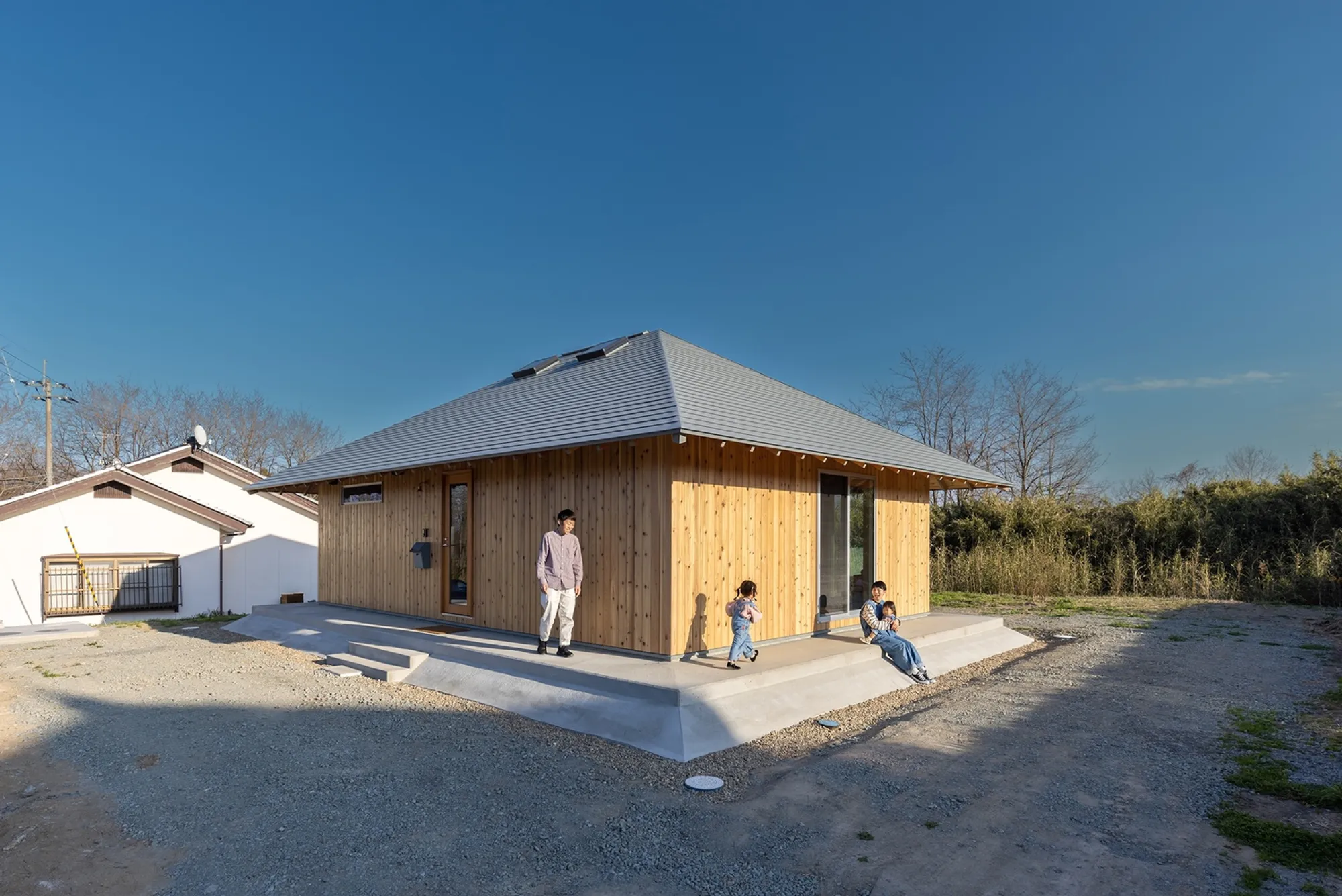Expanding Lifestyles Through Movement: A Fluid Family Home by Architrip Inc.