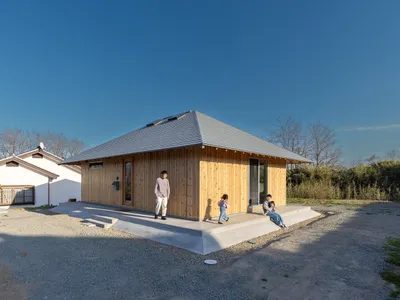 Expanding Lifestyles Through Movement: A Fluid Family Home by Architrip Inc.