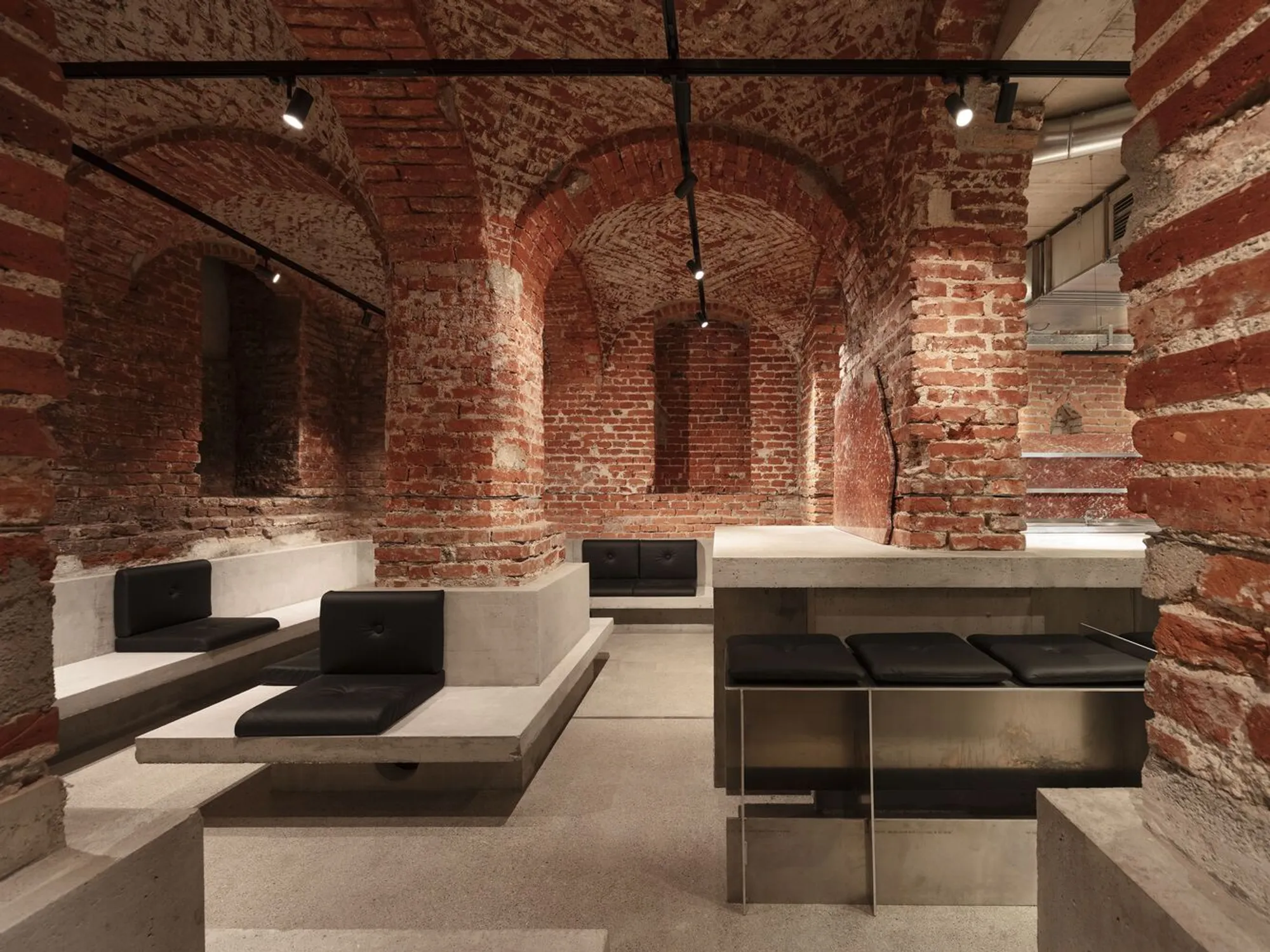 Campana del Rey Rum Bar by Buero Wagner: A Contemporary Revival of a 16th-Century Vaulted Cellar