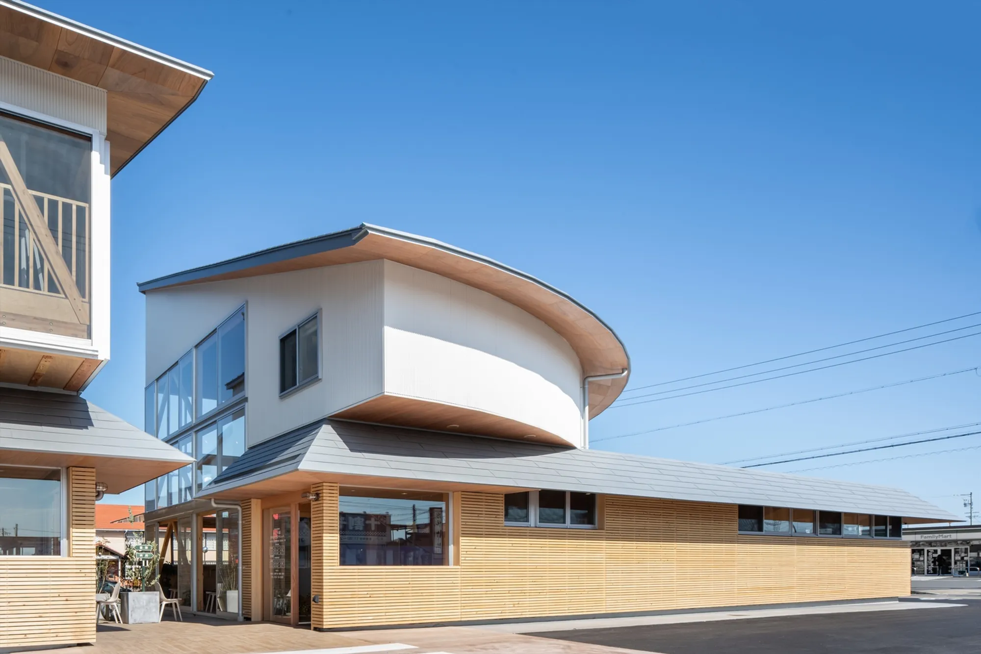 Asahi no Mori Internal Medicine and Gastroenterology Clinic by TSC Architects: A Warm, Wood-Centric Healthcare Environment in Owariasahi
