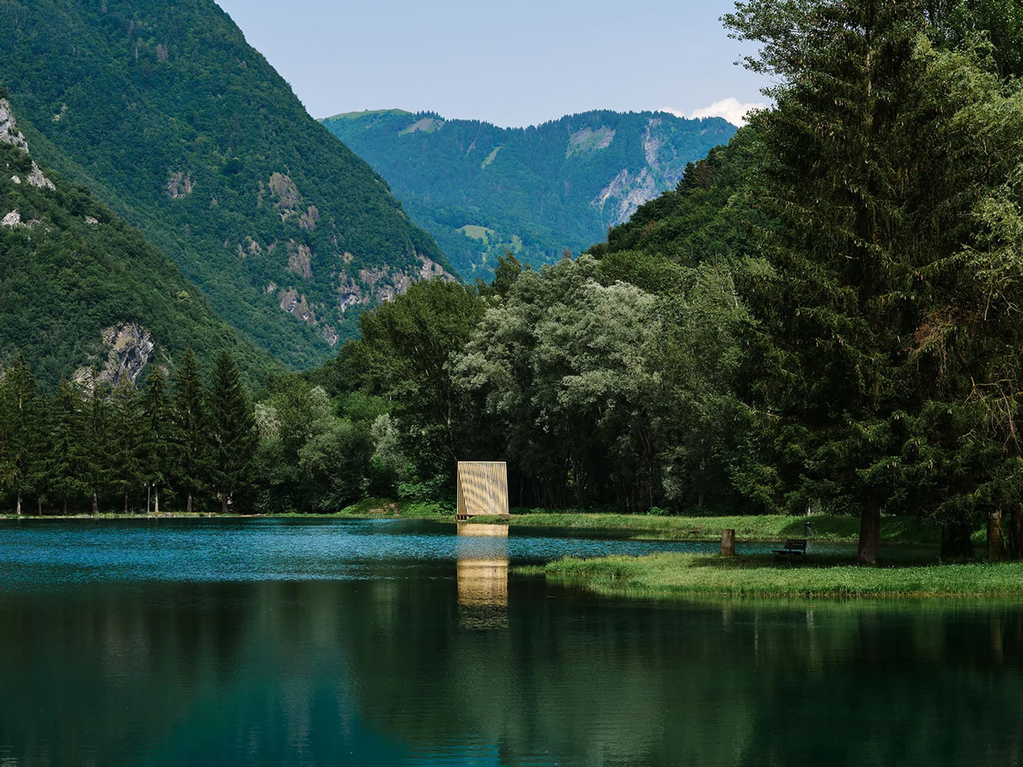 Kanna Pavilion: A Sculptural Fishermen’s Retreat in Val de Chaise, France