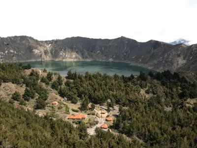 Chaki Wasi: Artisanal Center of the Shalalá Community by La Cabina de la Curiosidad