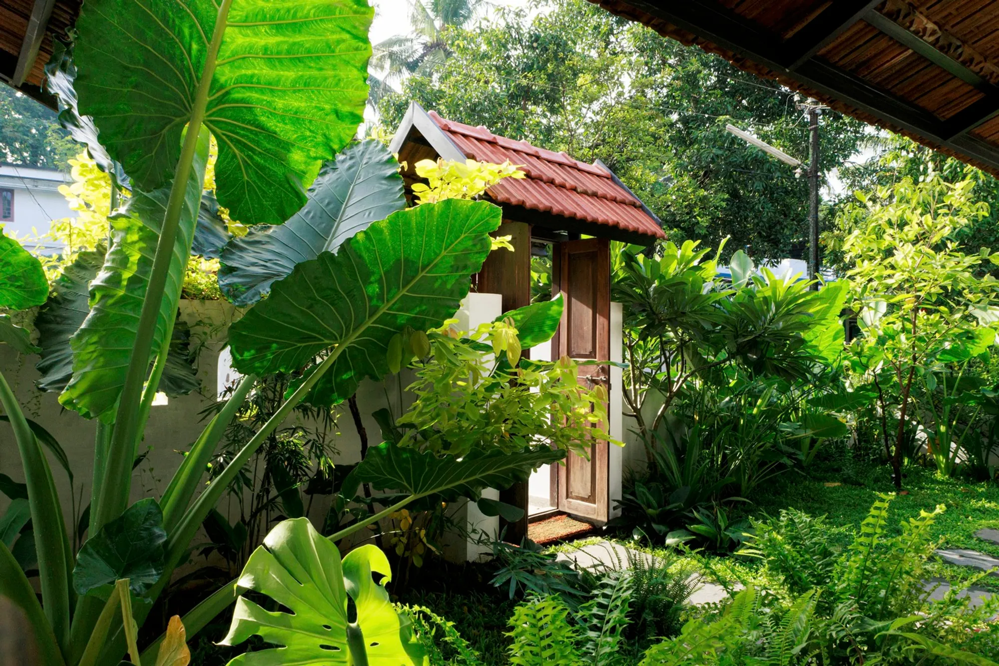 Janani Residence by Naked Volume Architecture Studio: A Harmonious Blend of Nature, Light, and Family Life in Kerala