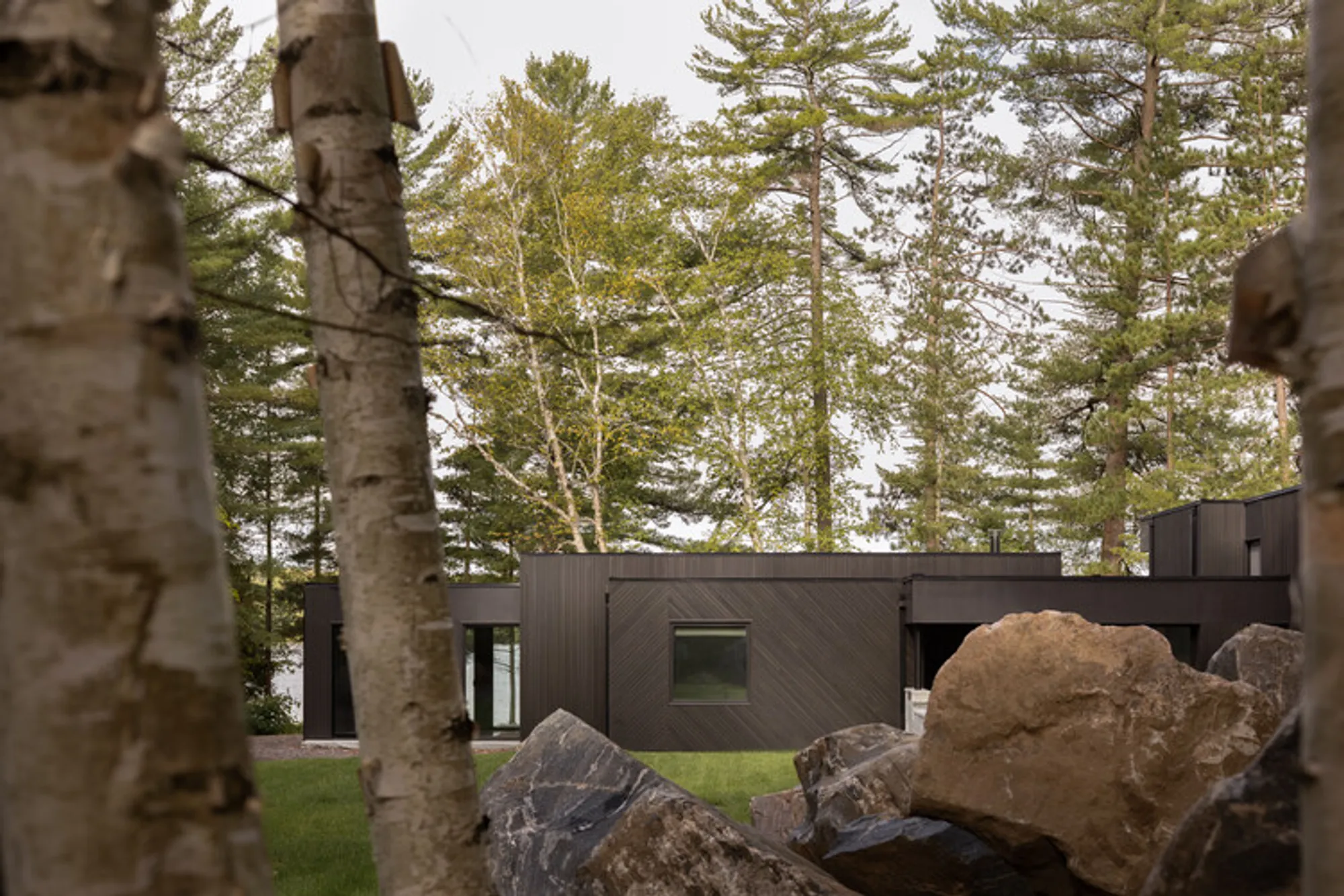 Manitouwaba Lake House by Daymark