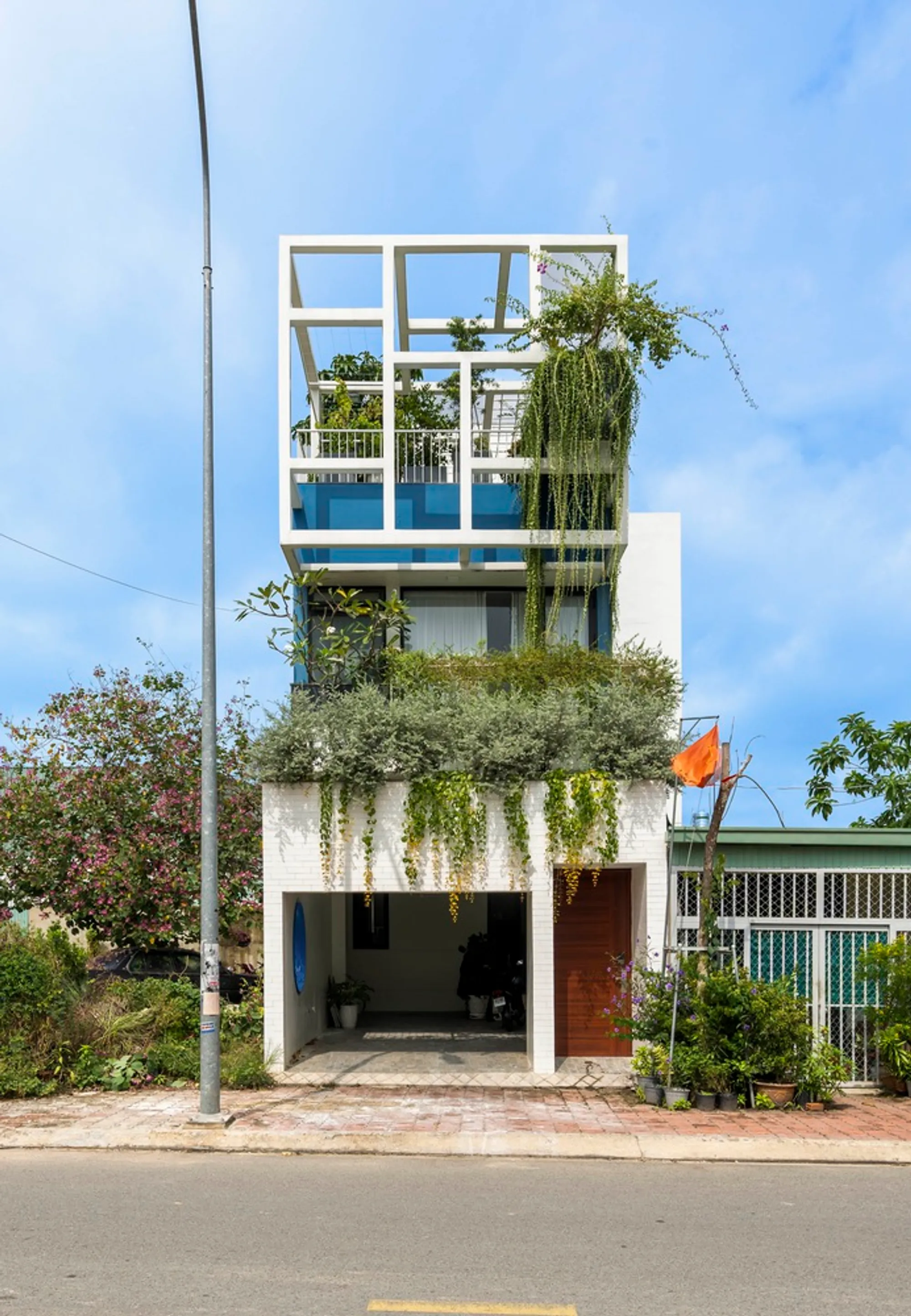 Urban Farming Home by Farming Architects: A Symbiotic Model for Sustainable Urban Living in Vietnam