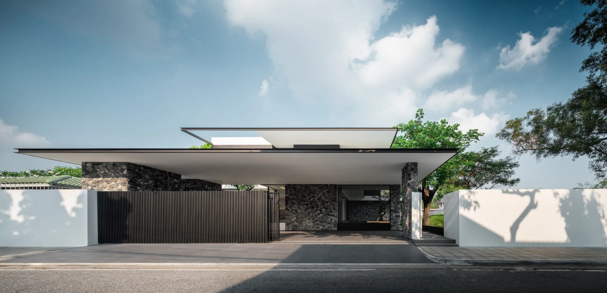 Soffit House by Ayutt and Associates design