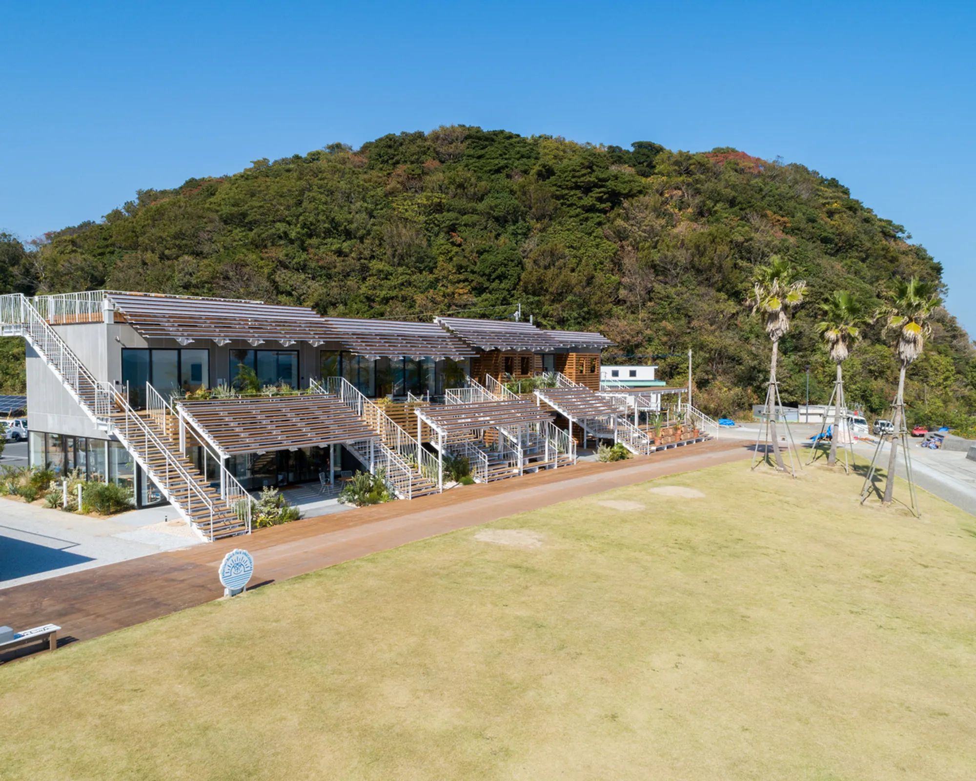 SOLASUNA Hotel by axonometric: Seamlessly Integrating Architecture with Nature