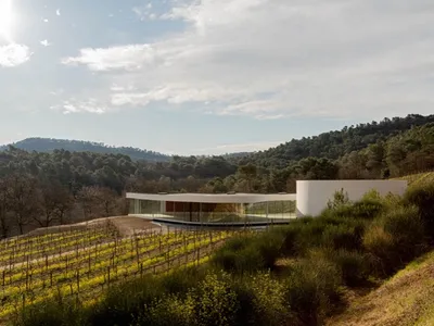 Oscar Niemeyer's Last Pavilion Unveiled at Château La Coste Winery
