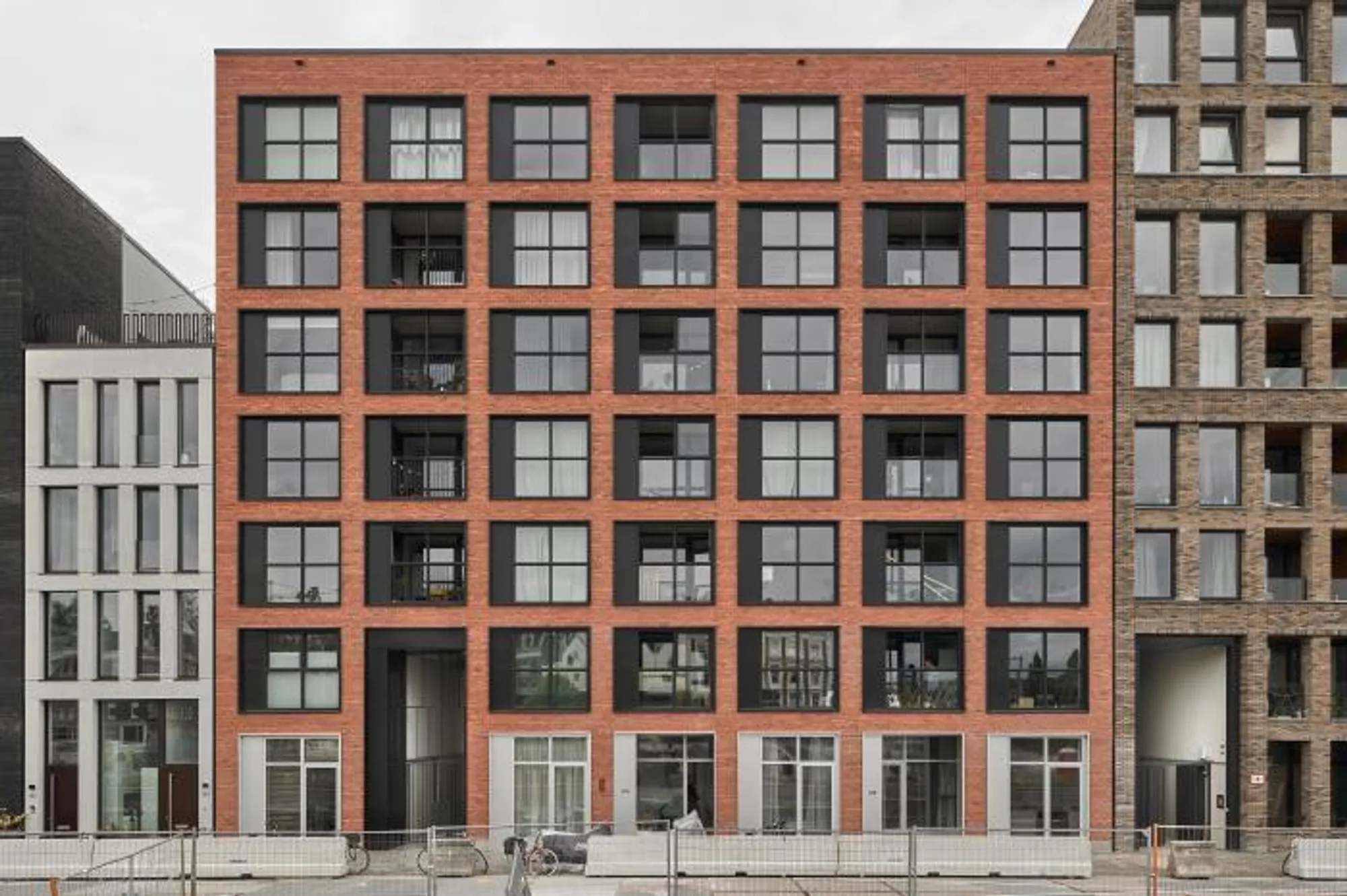 Embracing Uncommon Vision: Urban Oasis Emerges on Oostenburgereiland, Amsterdam's Architectural Jewel