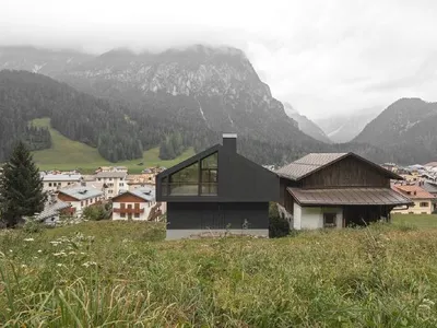 Harmony of Nature and Design: SBSA Tabia's Serene Retreat in S. Stefano di Cadore