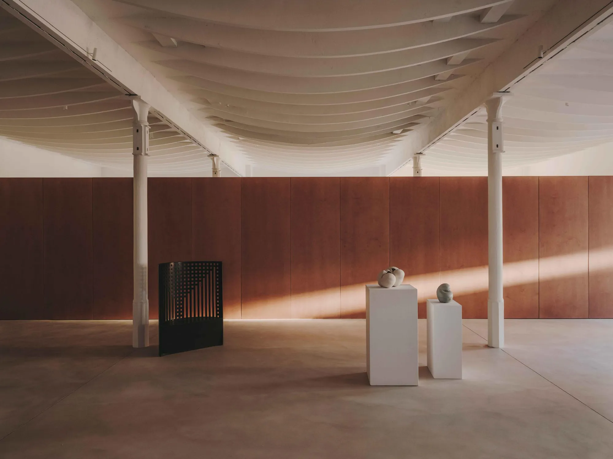 Immerse in the Expanse: Unveiling the Mesmeric Grandeur of Vasto Gallery